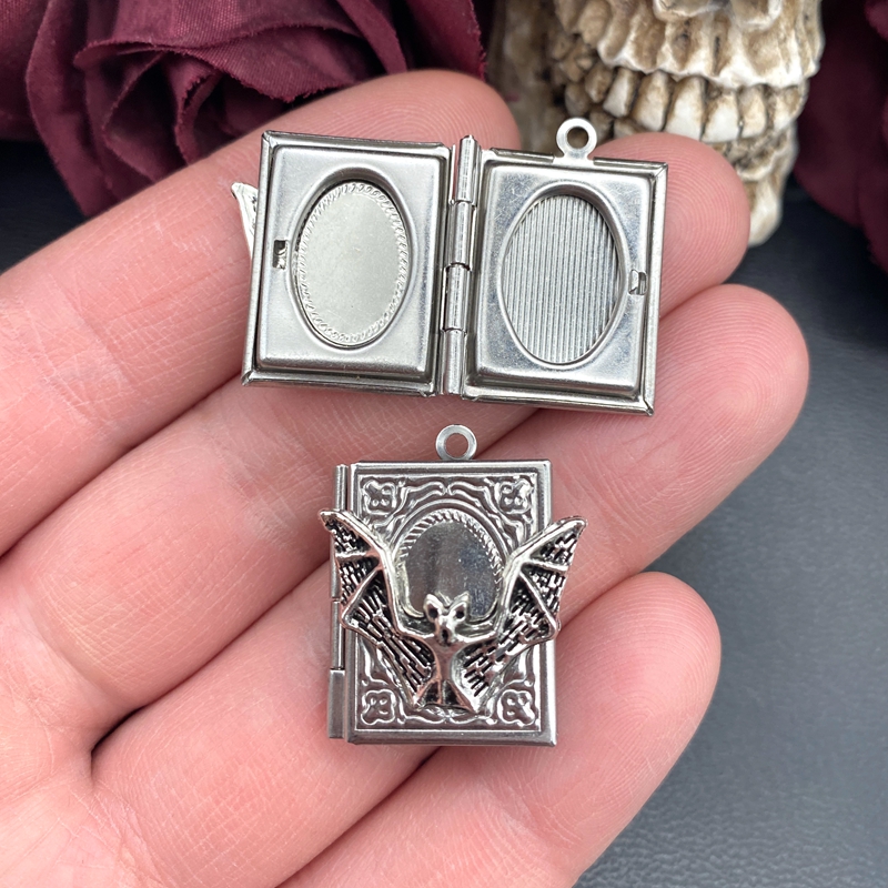 2pcs 27*22mm Bat Book Locket C - Jewelry Making Books 评论和价格